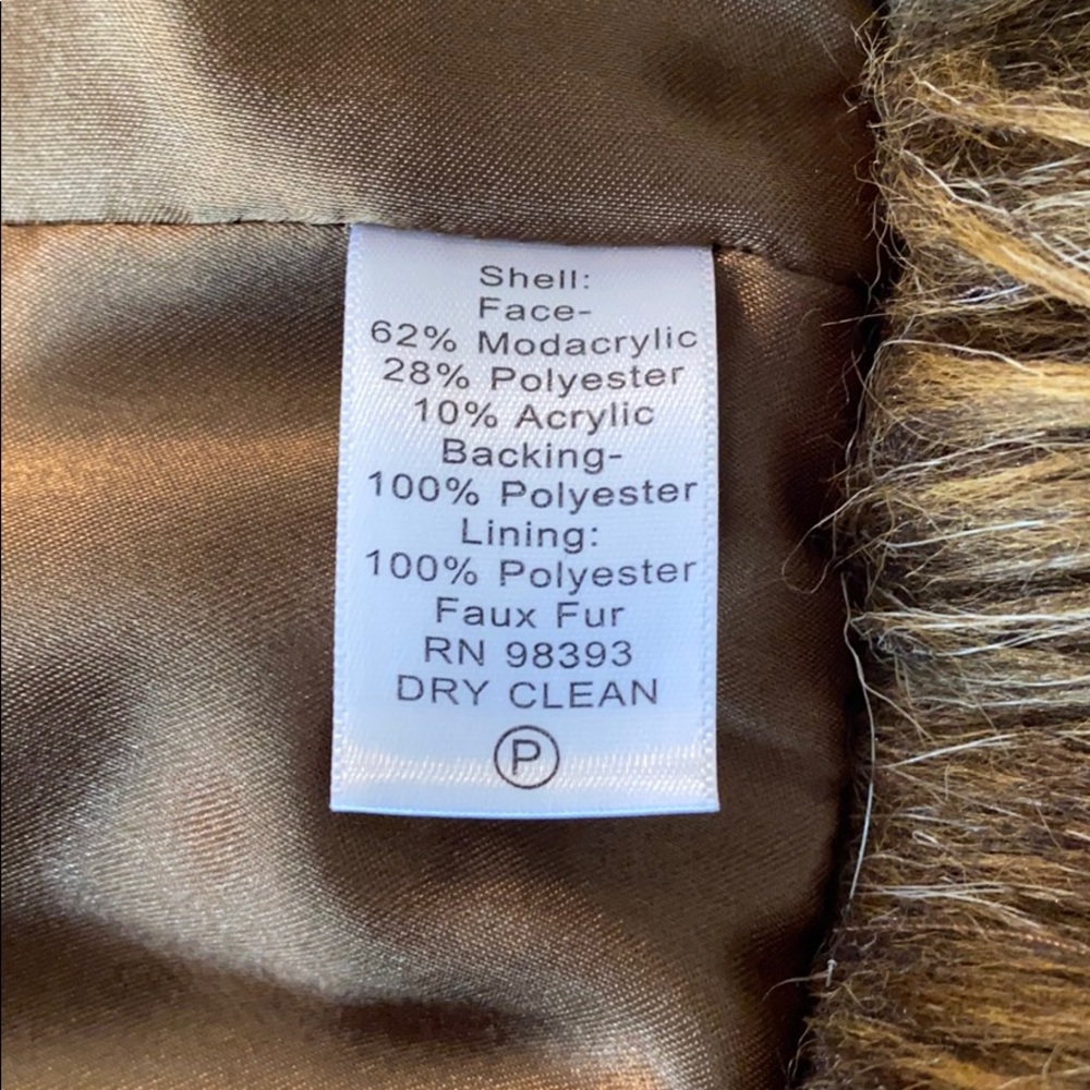 Wendy Williams faux fur vest - Picture 5 of 5